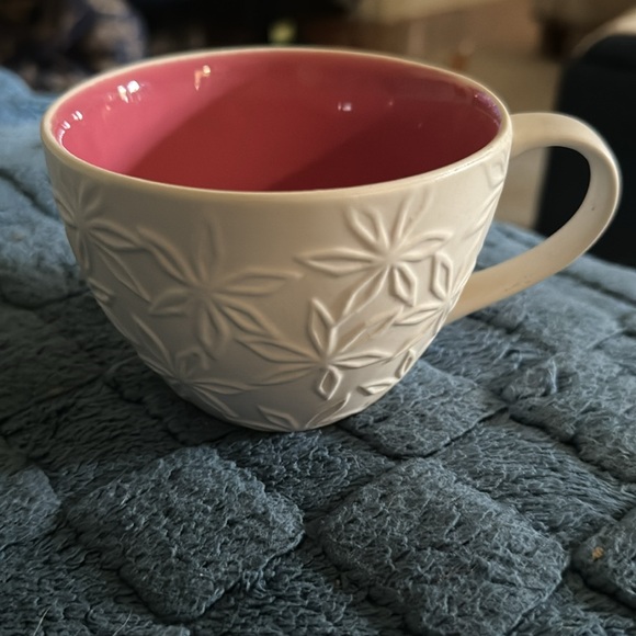 2008 Starbucks embossed tea cup - Picture 2 of 4